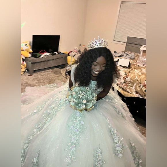 Sweet 16 dress, sage green, pink, white, silver. Size 9 - Picture 4 of 15